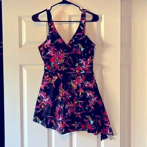 Fun floral swim dress!!! Brand new!! From beach to party! Size M